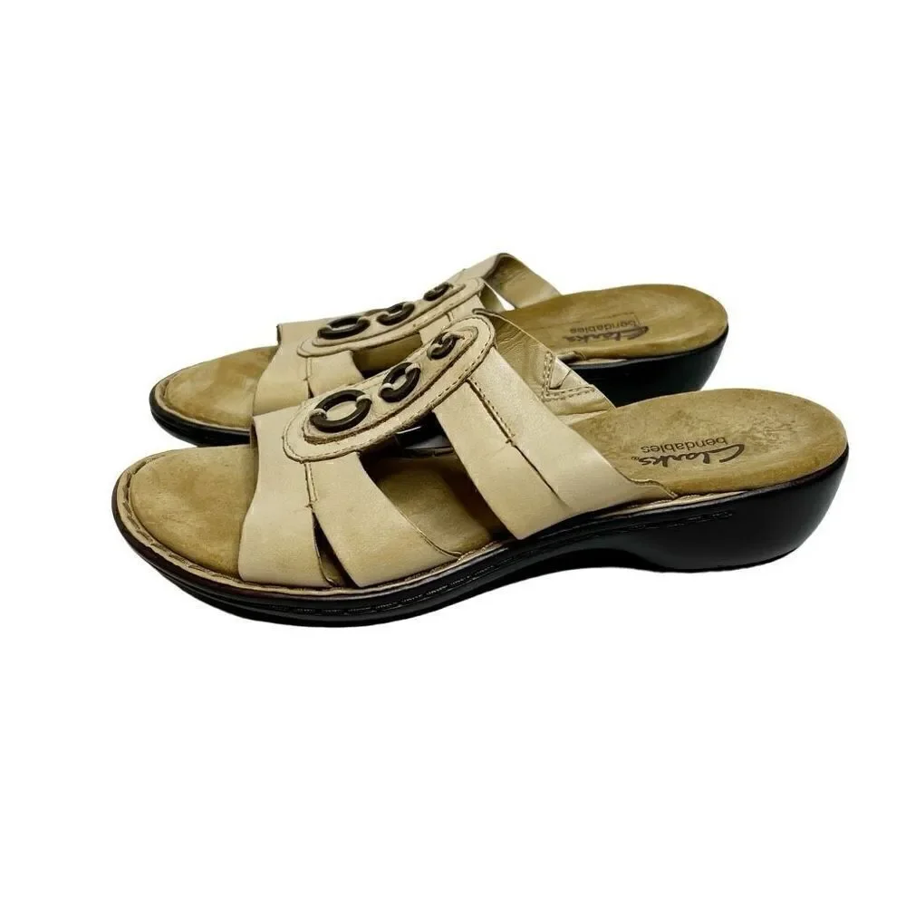 Clark’s bendable nude beige ina cherish leather sandals size 6